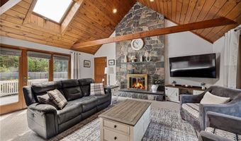 101 Nancy Ln, Burrillville, RI 02830