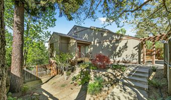 1927 Tamarack Pl, Ashland, OR 97520