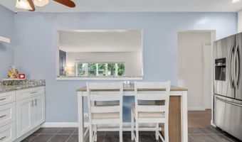 690 W Willow Gln, Addison, IL 60101