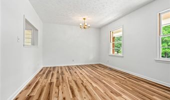 44 CAROL St, Alexander City, AL 35010
