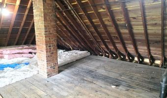 334 17th St, Ackley, IA 50601