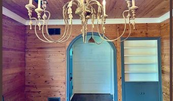 202 Bates St, Batesville, MS 38606