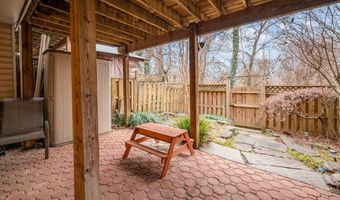 3721 HUNTLEY MEADOWS Ln, Alexandria, VA 22306