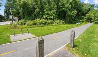 112 County Rd, Barrington, RI 02806
