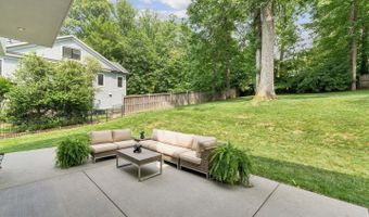 7405 HELMSDALE Rd, Bethesda, MD 20817