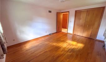 100 Chadwick Ln, Austintown, OH 44515