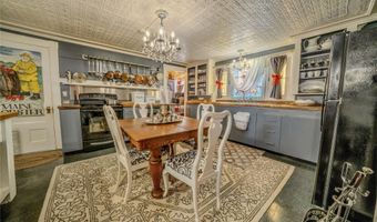 18 Waldo Ave, Belfast, ME 04915