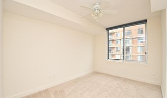 1020 N HIGHLAND St 807, Arlington, VA 22201