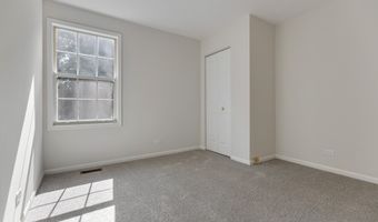 1370 Yellowstone Pkwy, Algonquin, IL 60102