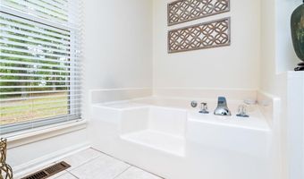 1717 CLAIRMONT Crst, Alexander City, AL 35010