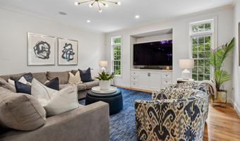 14 Aspen Ln, Bedford, NH 03110