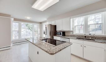 4740 34TH St N, Arlington, VA 22207