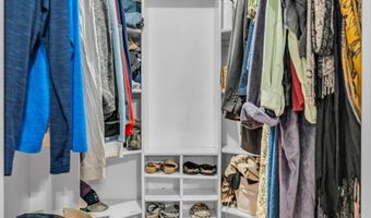 320 Harrison Ct, Auburn, KS 66402