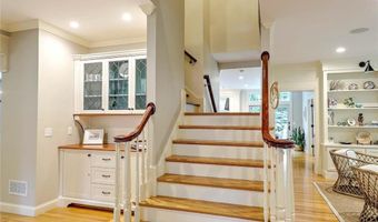 10 Owl Tree Ln, East Greenwich, RI 02818