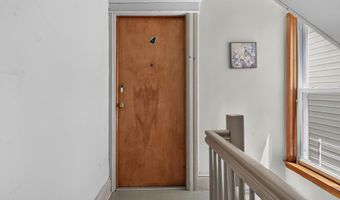 25 W 15TH St #4, Bayonne, NJ 07002