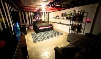 105 E Peery St, Albany, MO 64402