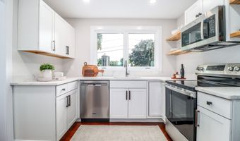 27 Obtuse Rd S, Brookfield, CT 06804