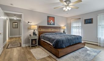 4 Dunnmoore Dr, Bow, NH 03304