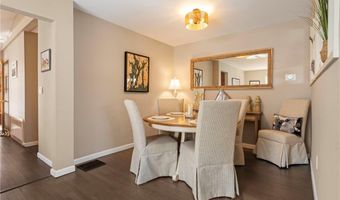 132 Ruggles Ave, Newport, RI 02840