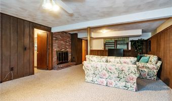 154 Spring Valley Dr, East Greenwich, RI 02818