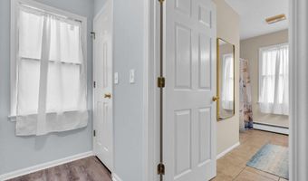 3 Drake Dr, Bayville, NJ 08721