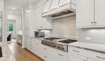 5120 WESSLING Ln, Bethesda, MD 20814