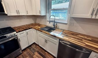 2058 Trailwood Dr, Biloxi, MS 39532