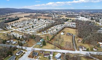 10 HEIGHTS Ct, Abbottstown, PA 17301