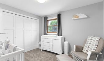 3207 CRESTVIEW Dr, Appleton, WI 54915
