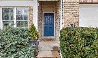 800 Whispering Village Cir, Ballwin, MO 63021
