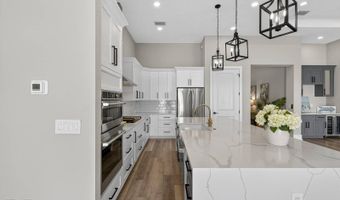 614 Pinckney Dr, Apollo Beach, FL 33572