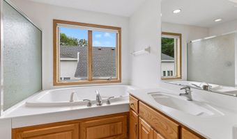 7690 Gibraltar Ter, Apple Valley, MN 55124