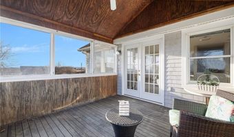 110 HOUSTON Ave, Narragansett, RI 02882