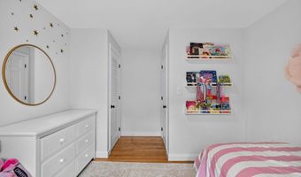 6 Hawthorne Cir, Andover, MA 01810
