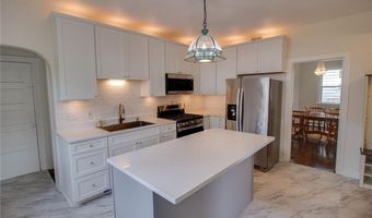 205 E 12th St, Alton, IL 62002