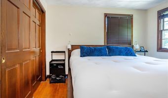 41 Mount View Ave, North Kingstown, RI 02852