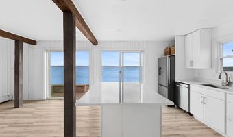 154 Shore Dr E, Amagansett, NY 11930