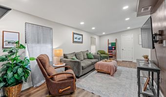 6837 TOM THUMB Dr, Jacksonville, FL 32210