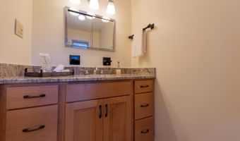7041 CINDY Ln, Annandale, VA 22003