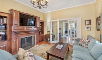 287 Gibbs Ave, Newport, RI 02840