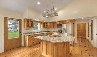 210 W Salmon Ave, Arco, ID 83213