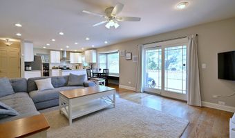 1350 W Barnwall Dr, Addison, IL 60101