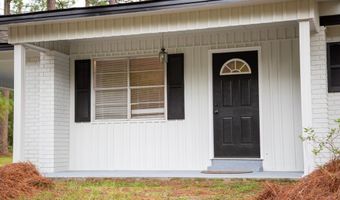 266 Lakeview Dr, Baxley, GA 31513