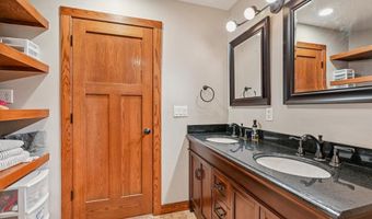 82 1st St Ct, Atkins, IA 52206