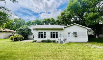1606 N Jackson St, Aberdeen, SD 57401