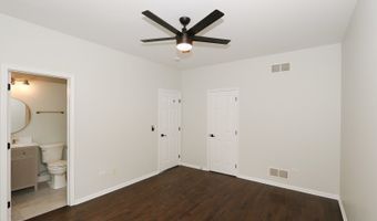 1321 Ivy Ln, Algonquin, IL 60102