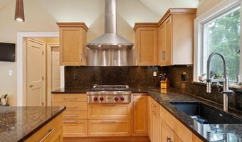 2 Doris Rd, Bedford, MA 01730
