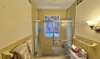 35 Hillcrest Ter, Brattleboro, VT 05301