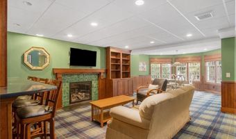 19 Ledge Rd, Bristol, RI 02809