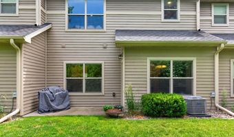 2707 Bobcat Dr, Ames, IA 50014